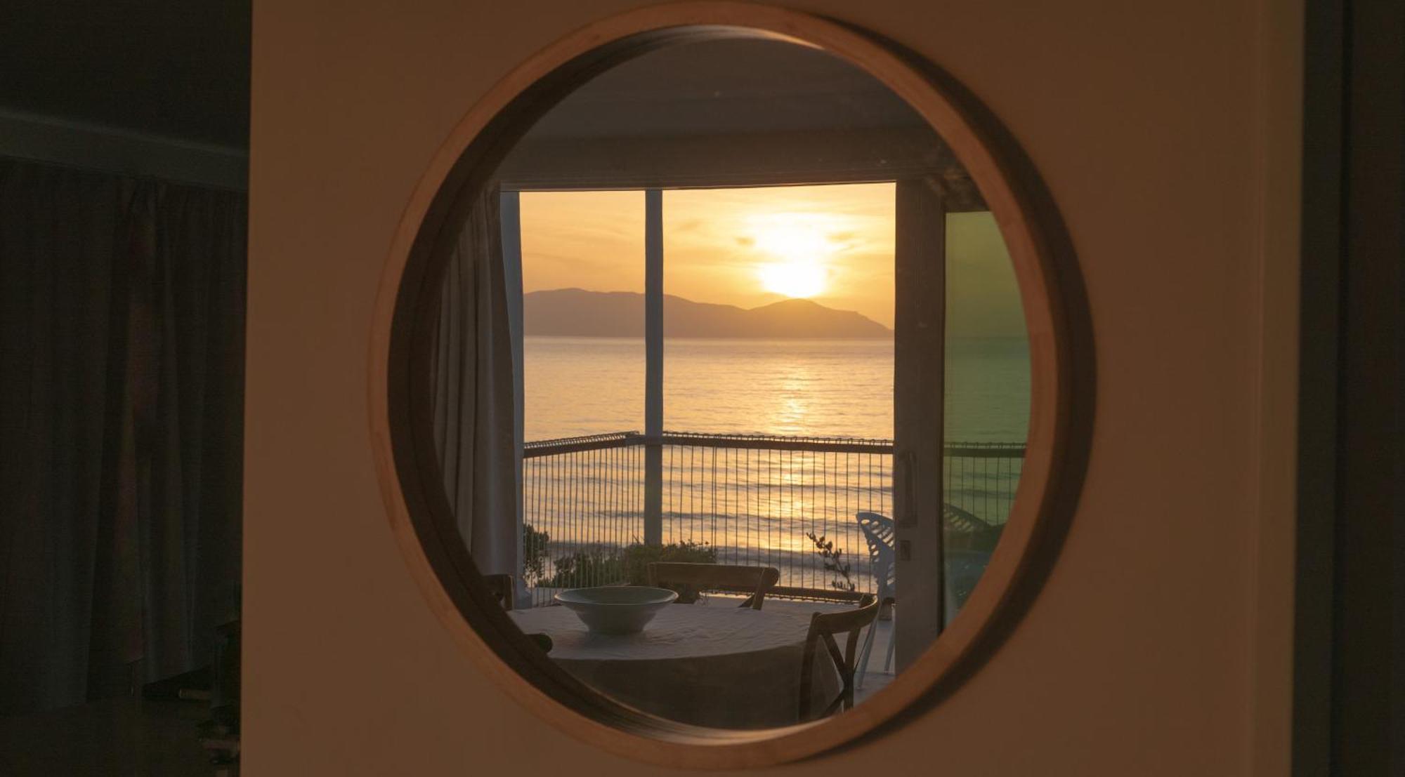 Seascapes Waterfront 1 Villa Paraparaumu Ngoại thất bức ảnh