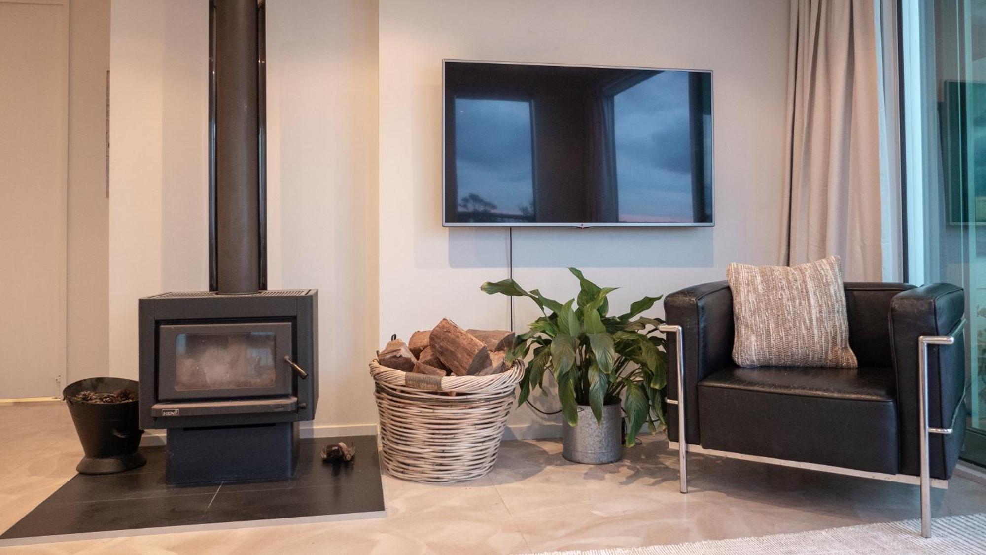 Seascapes Waterfront 1 Villa Paraparaumu Ngoại thất bức ảnh
